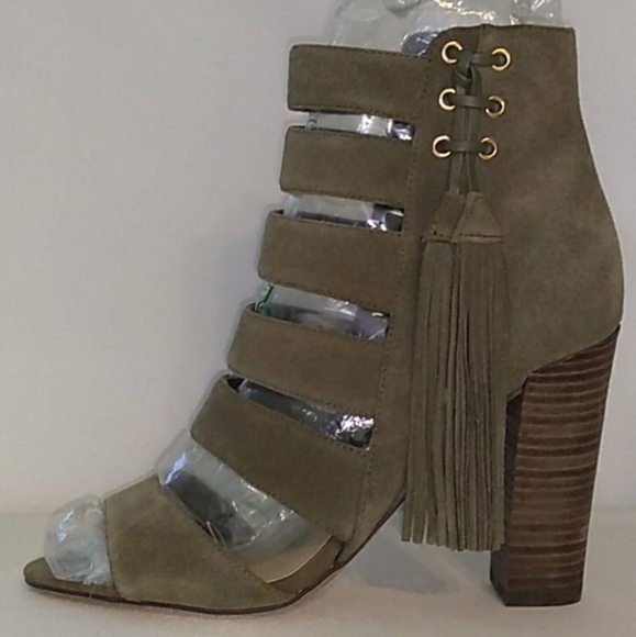 **SALE** NEW GUESS Blasa Suede Strappy Ankle Heel - Picture 2 of 6